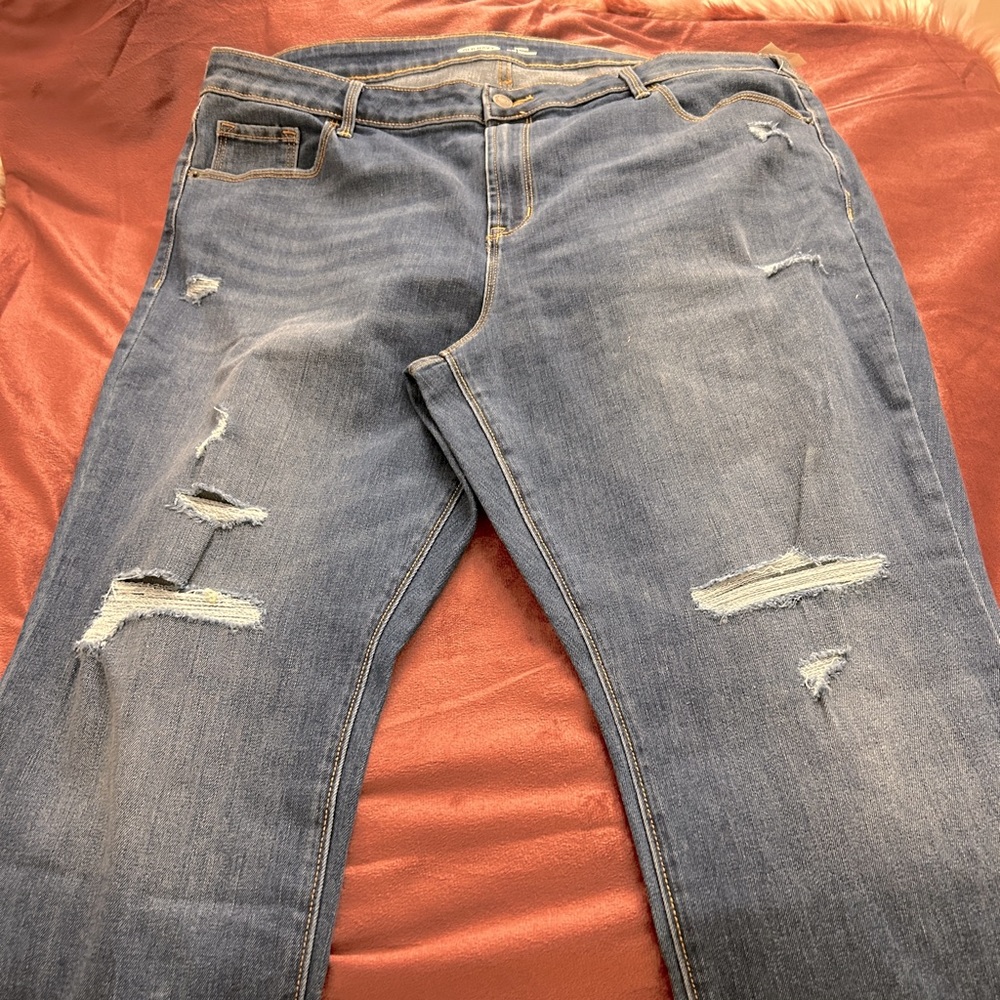 Old Navy Power Slim Straight Deconstructed/Distressed Jeans — Wmns Sz 18 — NWT!